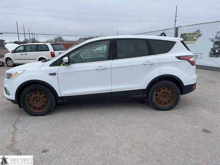 2017-ford-escape-image-8