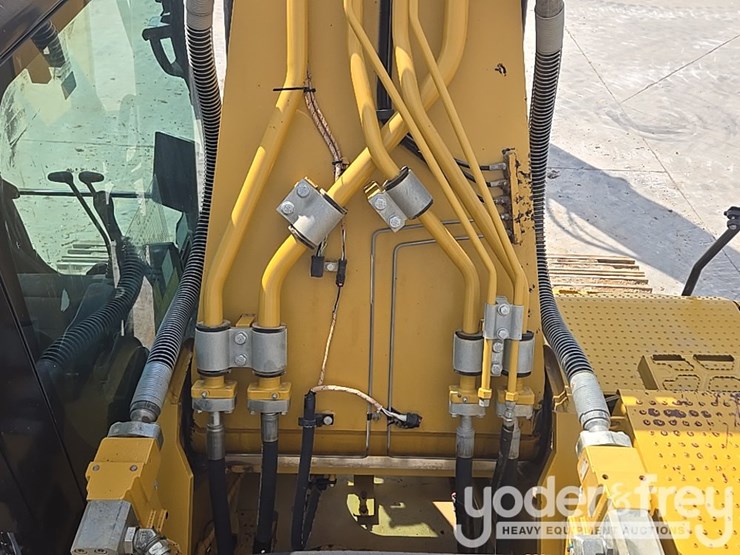 2019-caterpillar-336-image-77