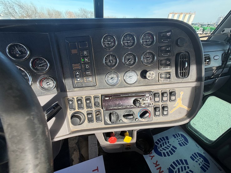 2021-peterbilt-367-image-20