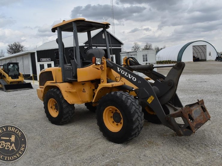 2015-volvo-l30g-image-9