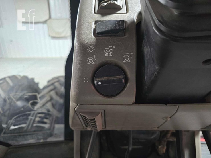 2016-case-ih-magnum-310-cvt-image-15