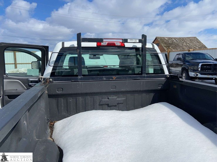 2017-chevrolet-silverado-1500-image-24