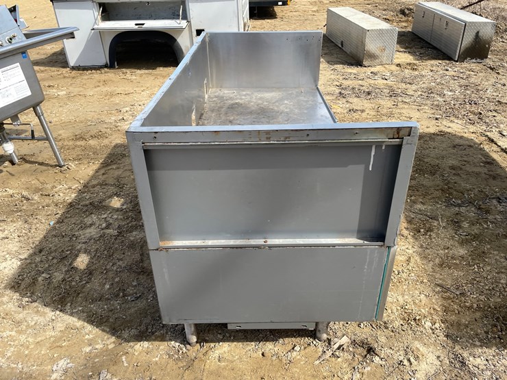 #3973-•-stainless-steel-prep-table-image-4