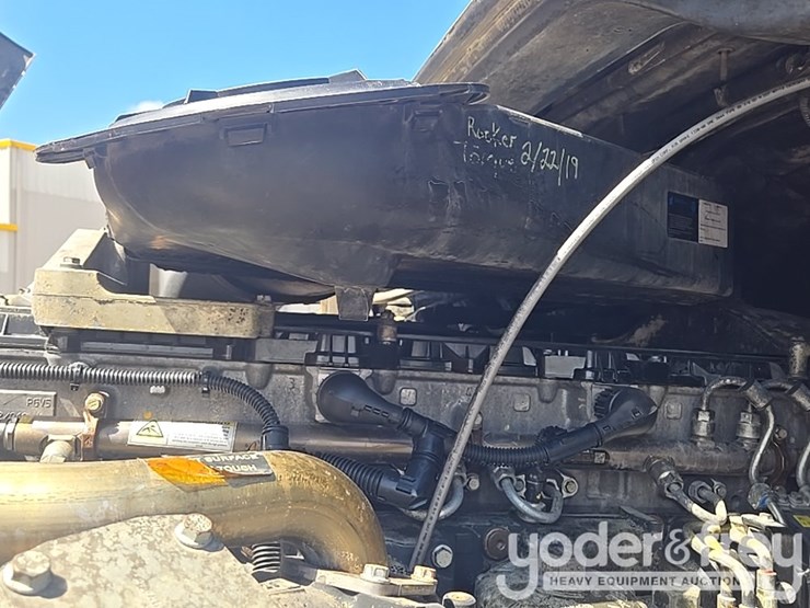 2011-freightliner-cascadia-125-image-52