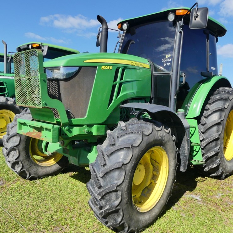 JOHN DEERE 6105E