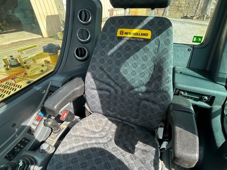 2024-new-holland-e57c-image-30