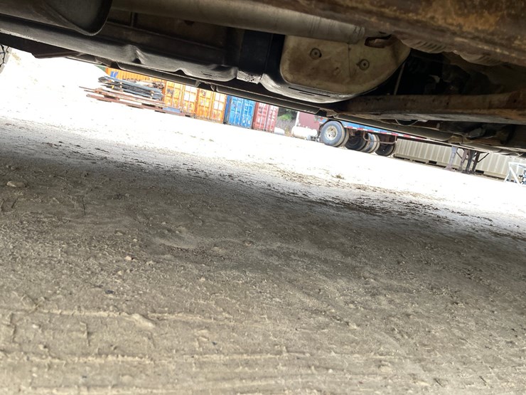 2015-chevrolet-suburban-image-87