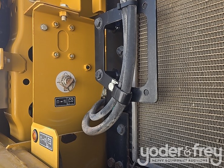 2019-caterpillar-336-image-38