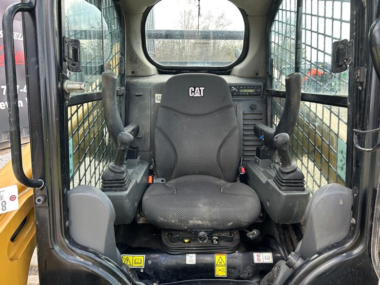 2022-caterpillar-259d3-image-21