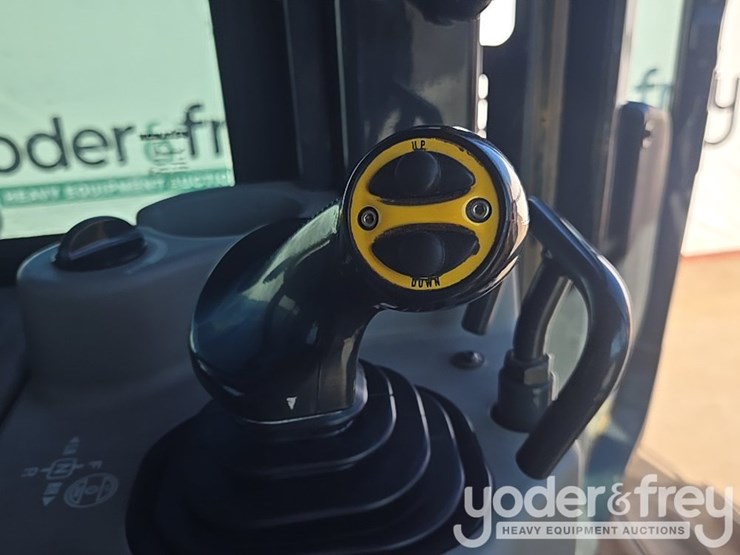 2023-komatsu-d61px-24-image-73