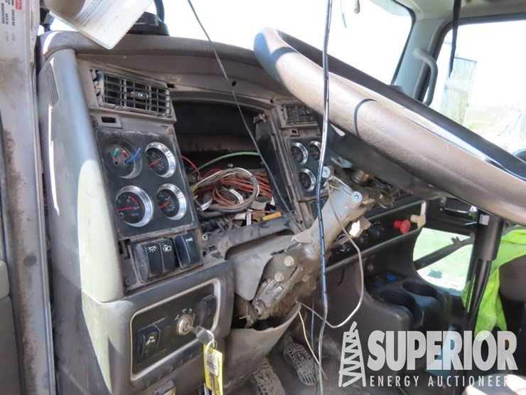 2010-kenworth-t800-image-7