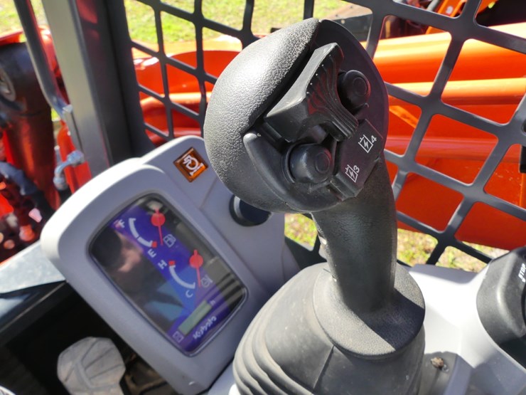 2023-kubota-svl75-2-image-13
