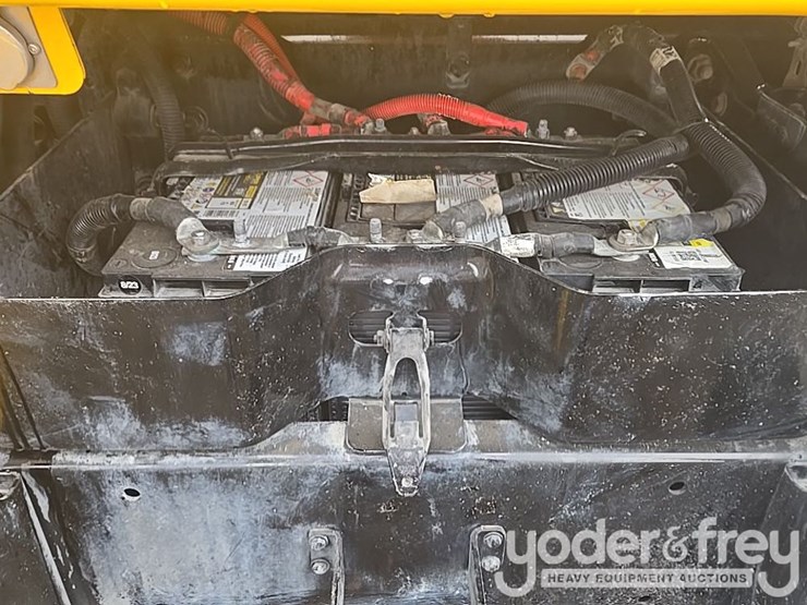 2012-freightliner-cascadia-125-image-55