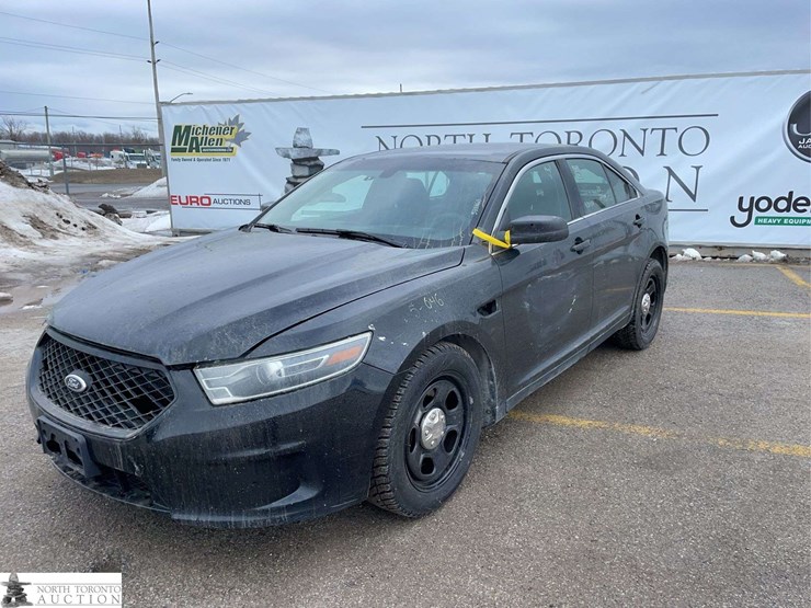 2017-ford-taurus-image-1