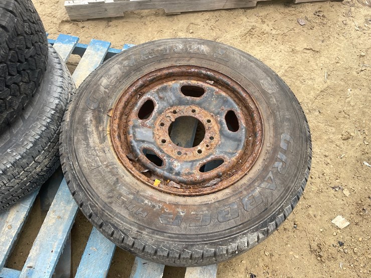 #3927-•-(6)-spare-rims-and-tires-image-5