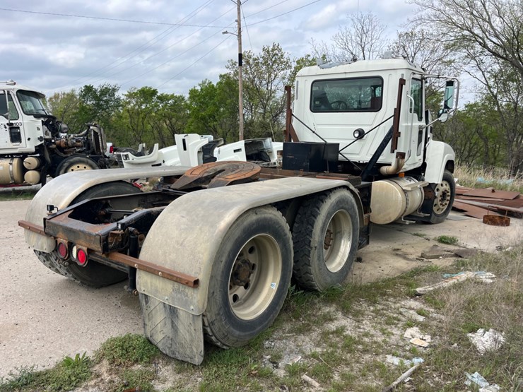 2006-mack-chn613-image-5