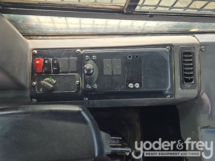 2021-caterpillar-d1-image-68