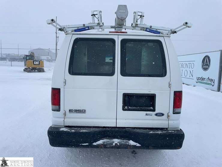 2009-ford-cargo-image-4