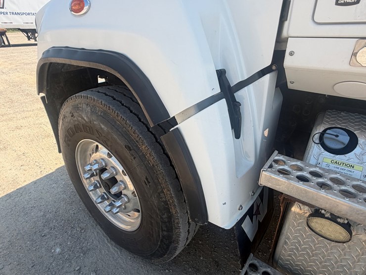 2016-western-star-4700-image-40