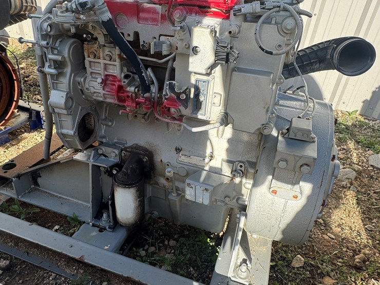 caterpillar-engine-image-1