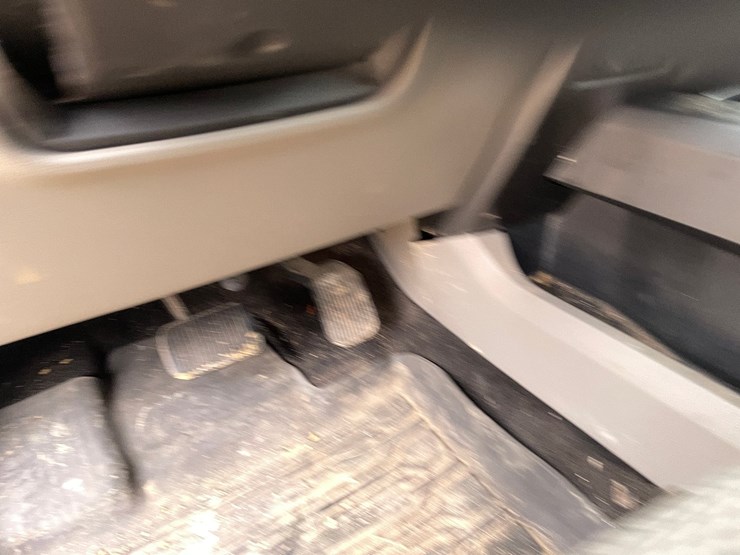 2018-ford-f150-image-60