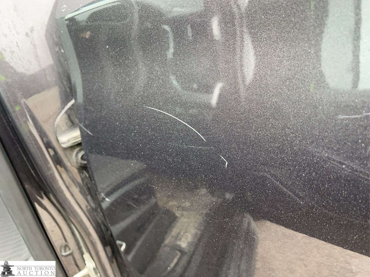 2017-chevrolet-tahoe-image-26