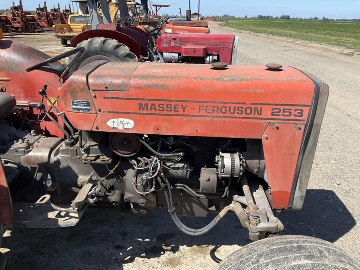 massey-ferguson-253-image-12
