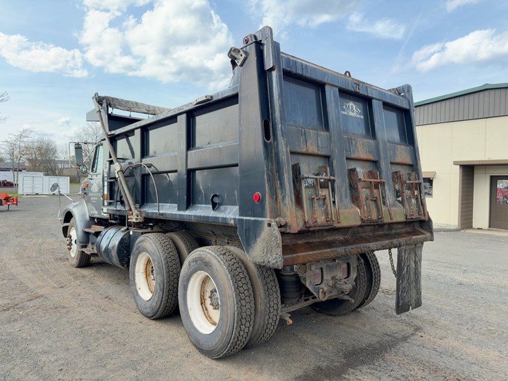 1994-international-8200-image-3