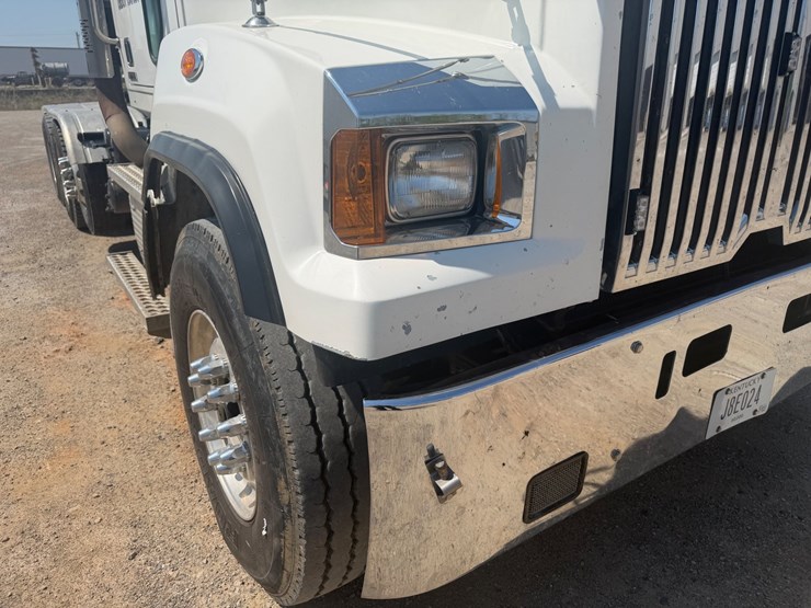 2016-western-star-4700-image-6