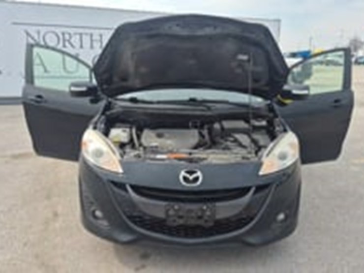 2014-mazda-mazda5-image-9