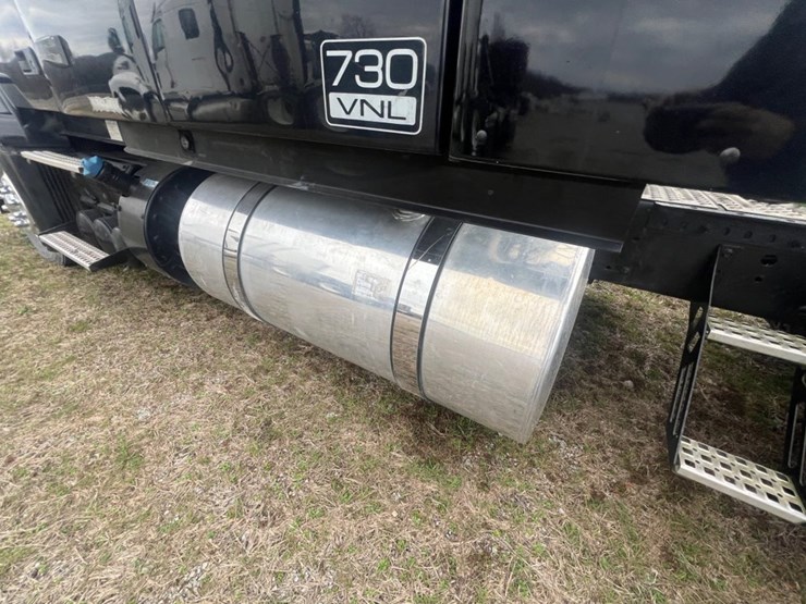 #31955-•-2012-volvo-vnl-tandem-axle-truck-tractor-image-11