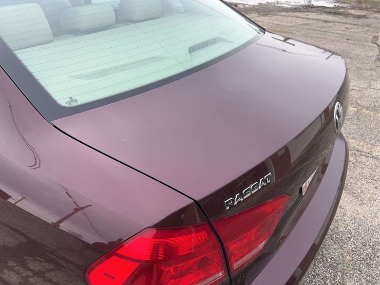 2014-volkswagen-passat-tdi-image-28
