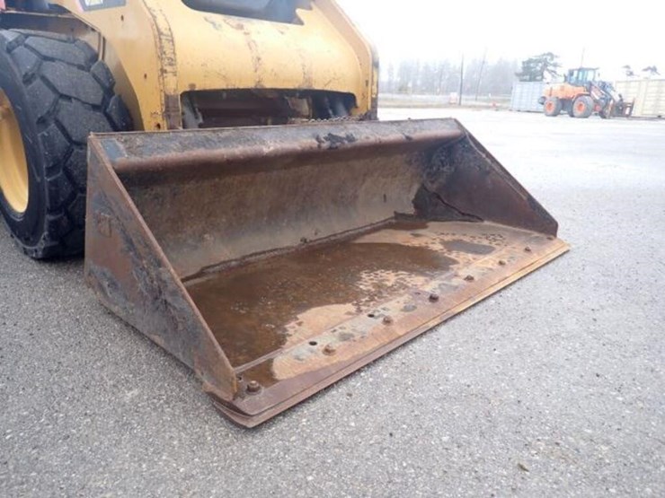 2010-caterpillar-232b-image-47