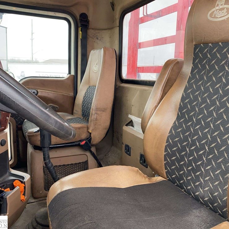 2014 Mack Granite T/A Crane Truck