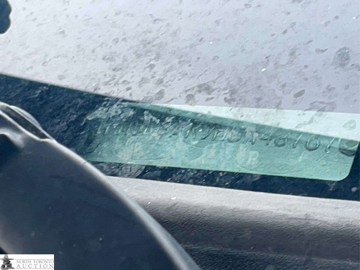 2017-ford-explorer-image-16