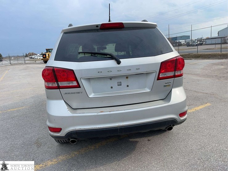 2011-dodge-journey-image-6