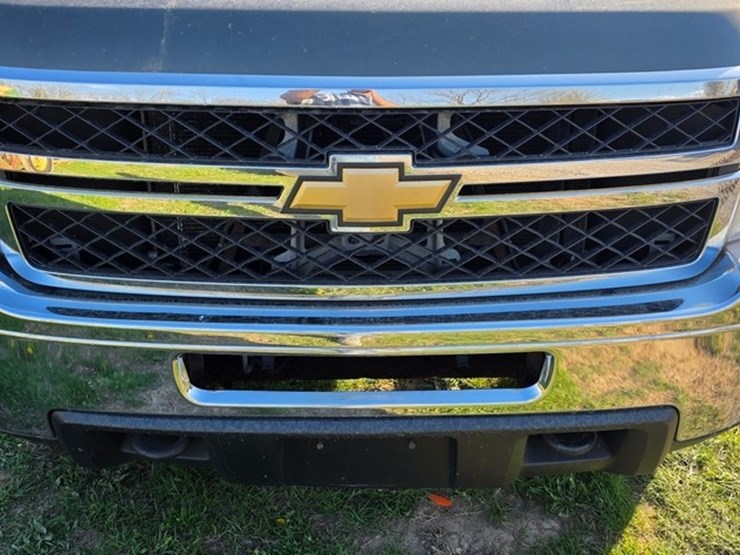 2011-chevrolet-2500-image-34