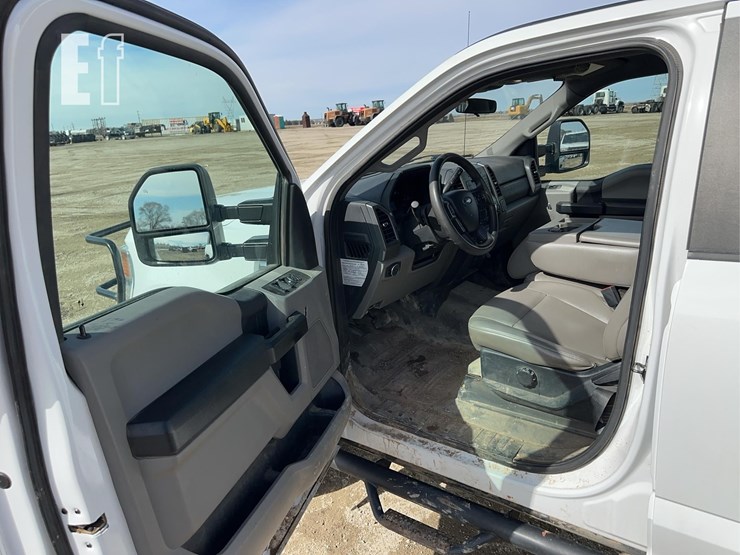 2020-ford-f350-xl-image-9