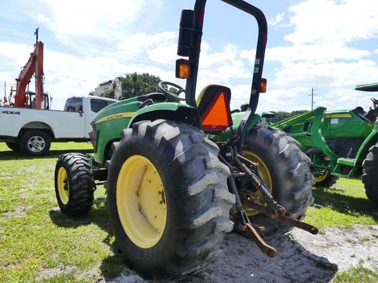 john-deere-4105-image-3