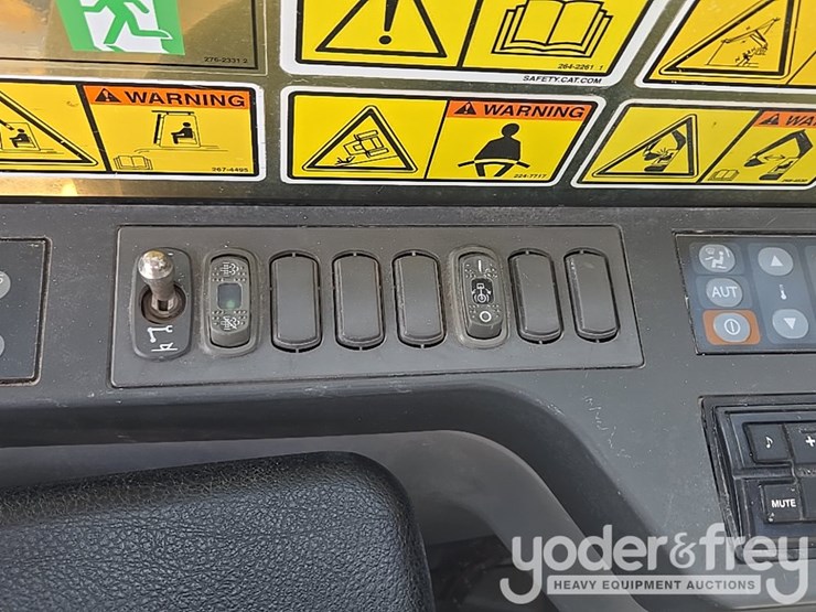 2017-caterpillar-336fl-image-106