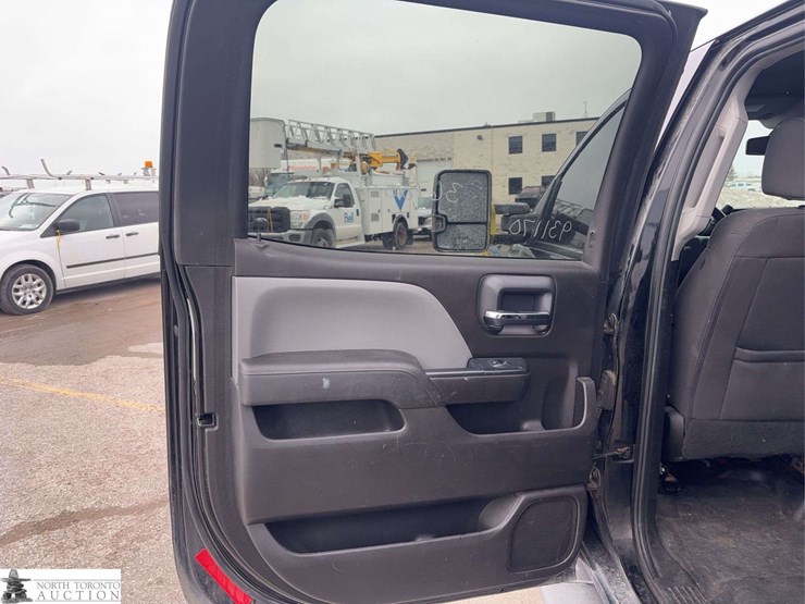 2016-chevrolet-silverado-2500hd-image-23