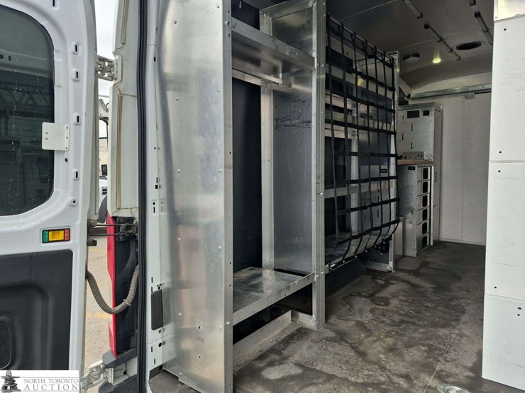 2016-ford-transit-image-26