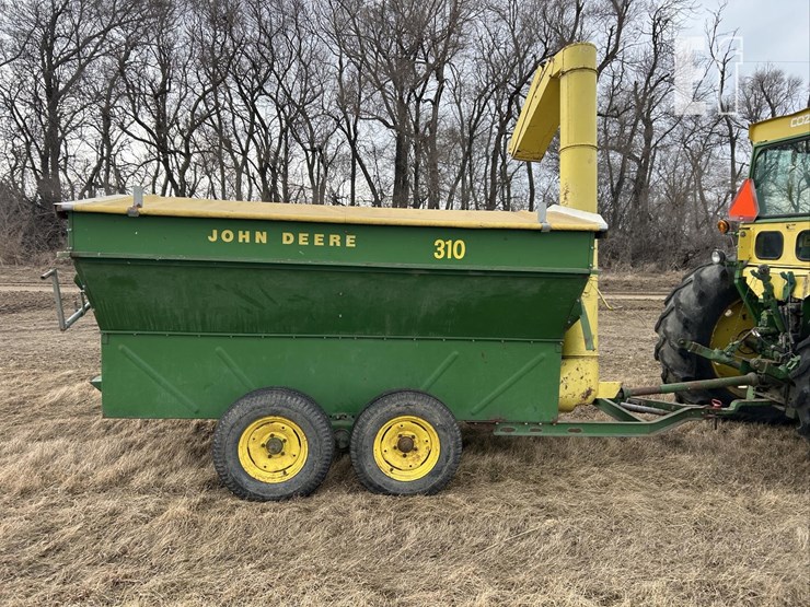 john-deere-310-image-2