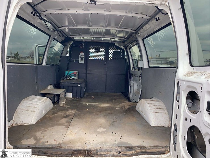 2009-ford-cargo-image-18