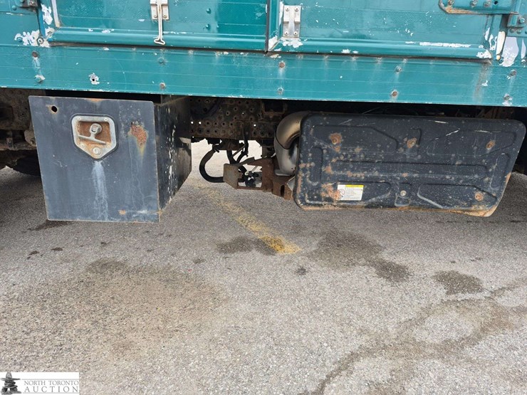 2016-isuzu-nqr-image-27