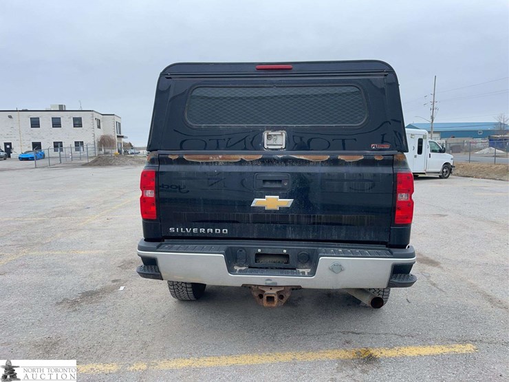 2015-chevrolet-silverado-2500hd-image-6