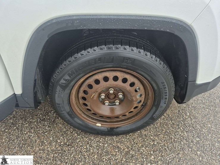 2016-jeep-cherokee-image-29