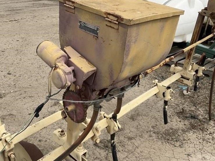 gandy-3-pt-8-row-30"-baiter-bar-image-7