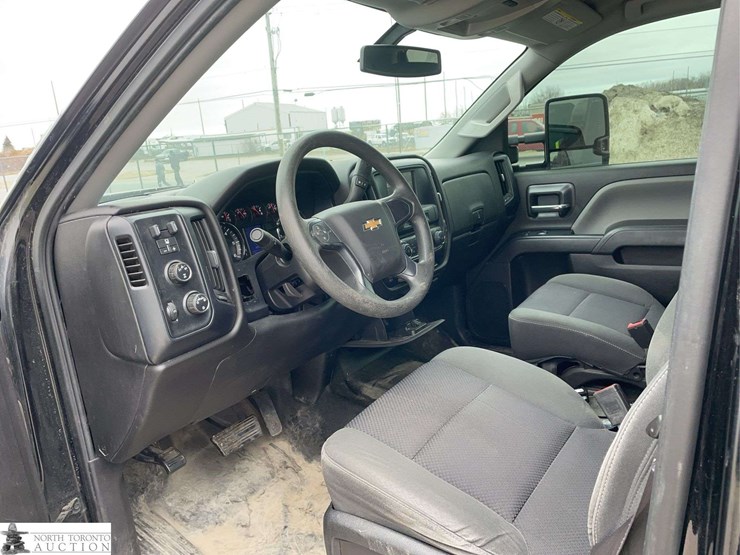 2016-chevrolet-silverado-2500hd-image-11