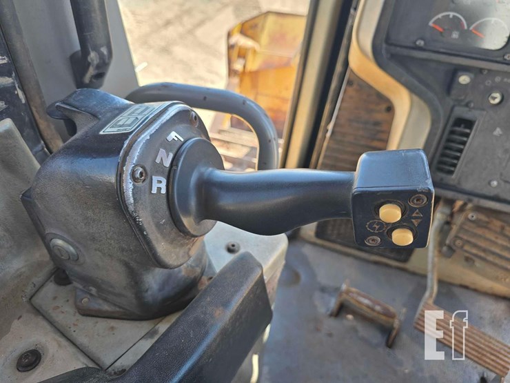 2006-caterpillar-d6r-iii-image-20